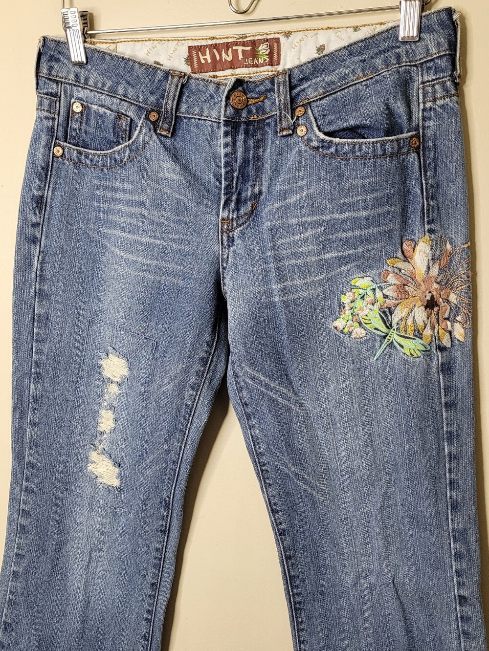 HINT Low Rise Embroidered Dragonfly Y2K Jeans Size 3 - Picture 3 of 9